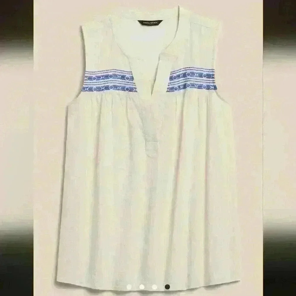 Banana republic embroidered top